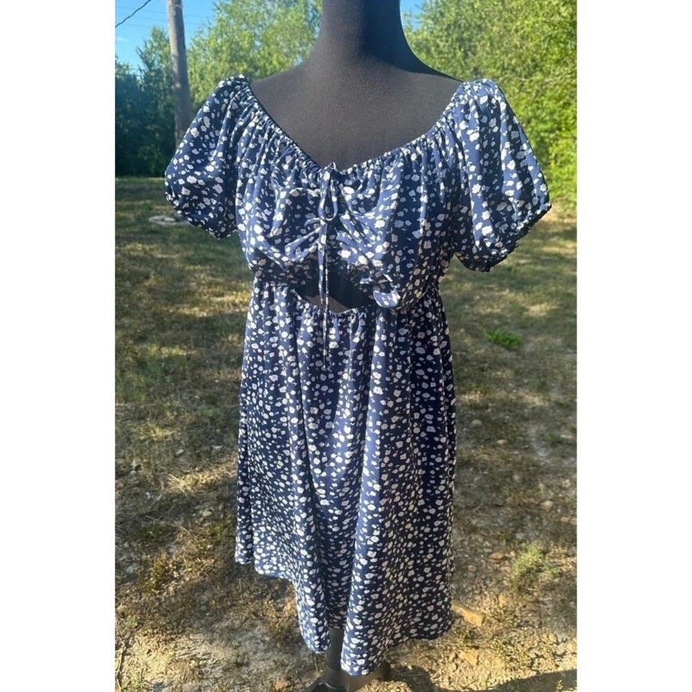 Shein Curve Size 0XL Navy Blue White Small Floral Short Sleeve Dress Milkmaid